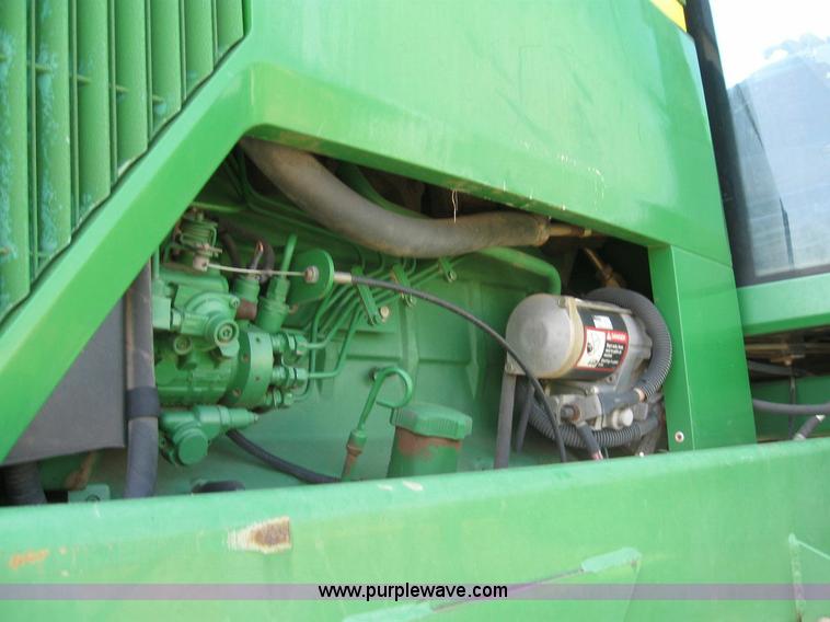 image for item 6889 1999 John Deere 4700 self propelled sprayer