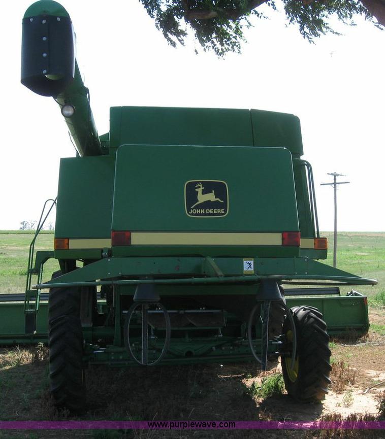 image for item 6890 1989 John Deere 9600 combine