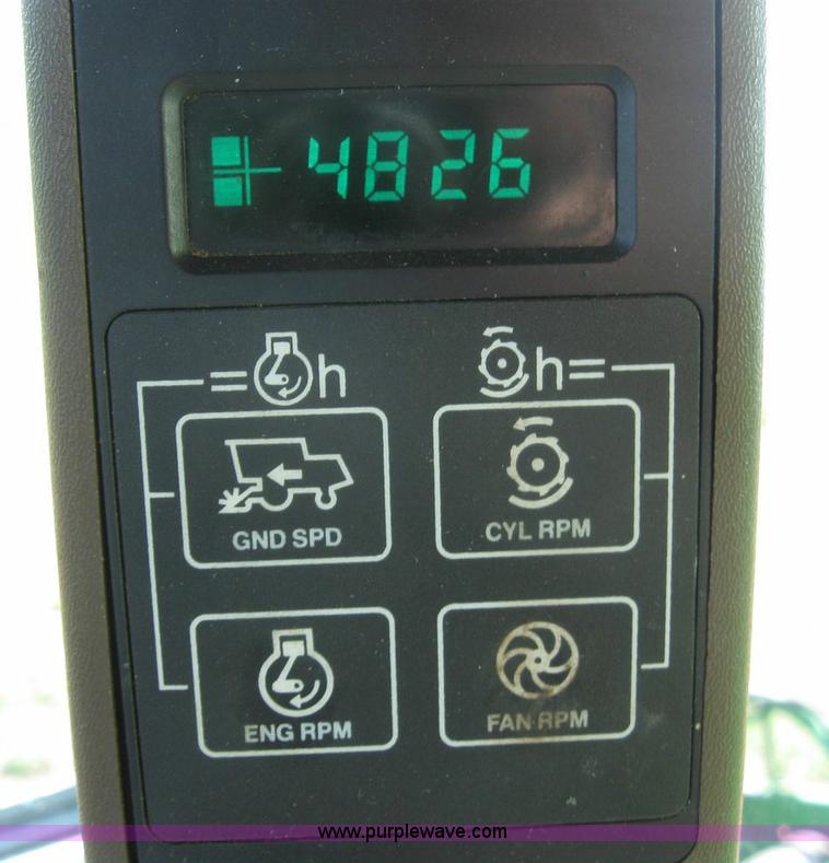 image for item 6890 1989 John Deere 9600 combine