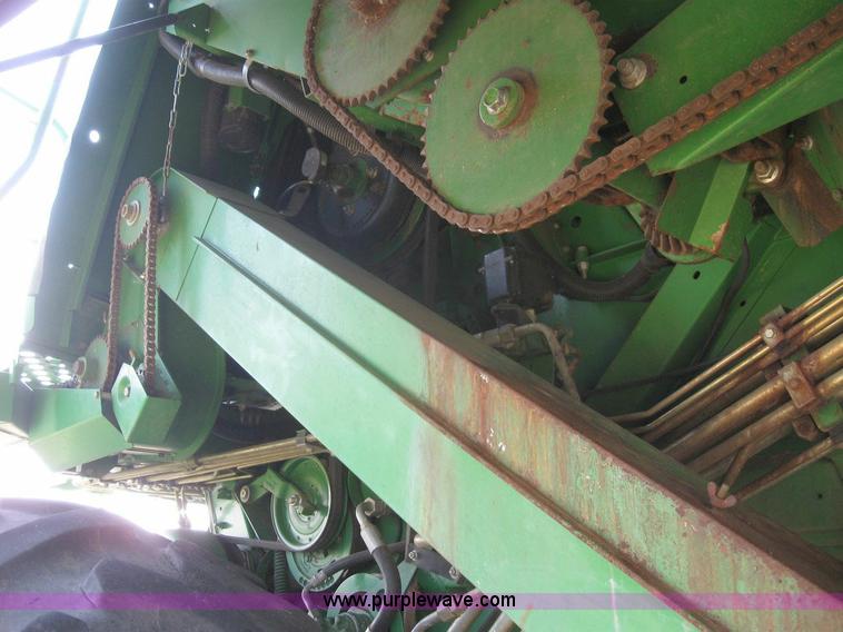 image for item 6890 1989 John Deere 9600 combine