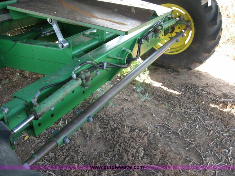 image for item 6890 1989 John Deere 9600 combine