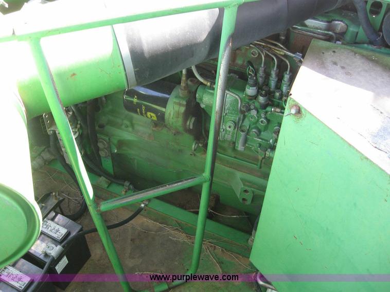 image for item 6890 1989 John Deere 9600 combine