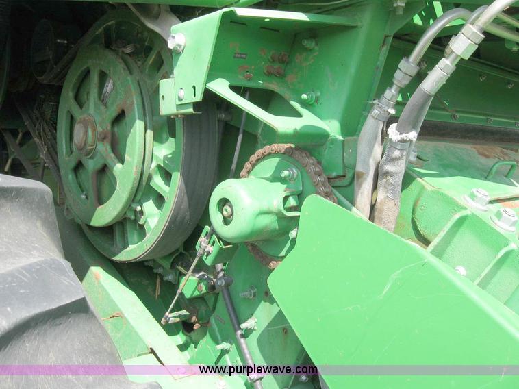 image for item 6890 1989 John Deere 9600 combine
