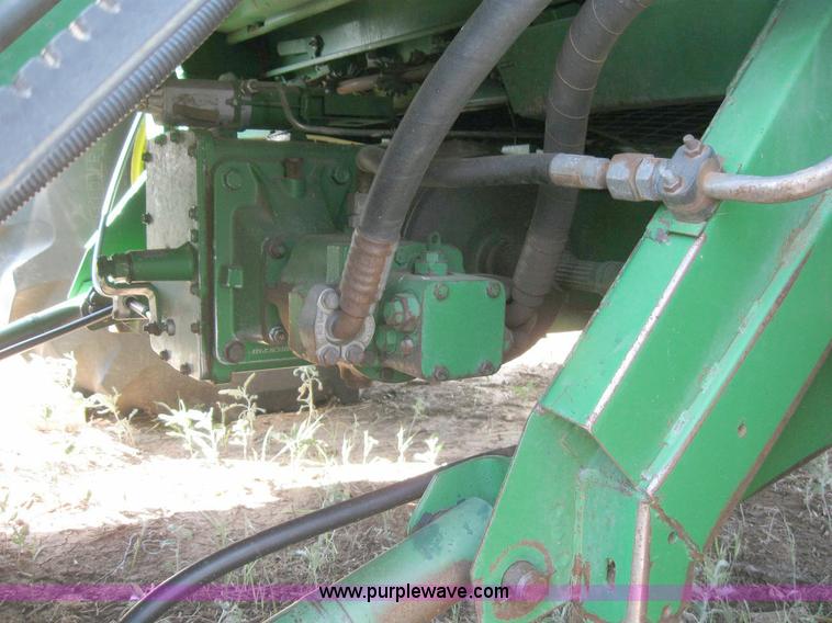 image for item 6890 1989 John Deere 9600 combine