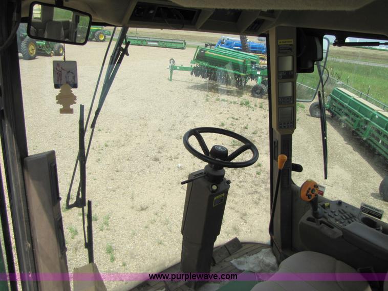 image for item 6904 2004 John Deere 7700 self-propelled forage harvester