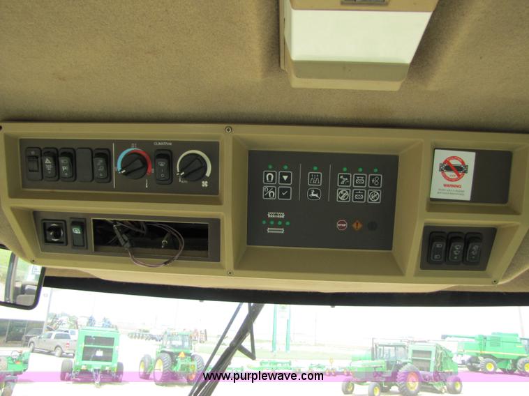 image for item 6904 2004 John Deere 7700 self-propelled forage harvester