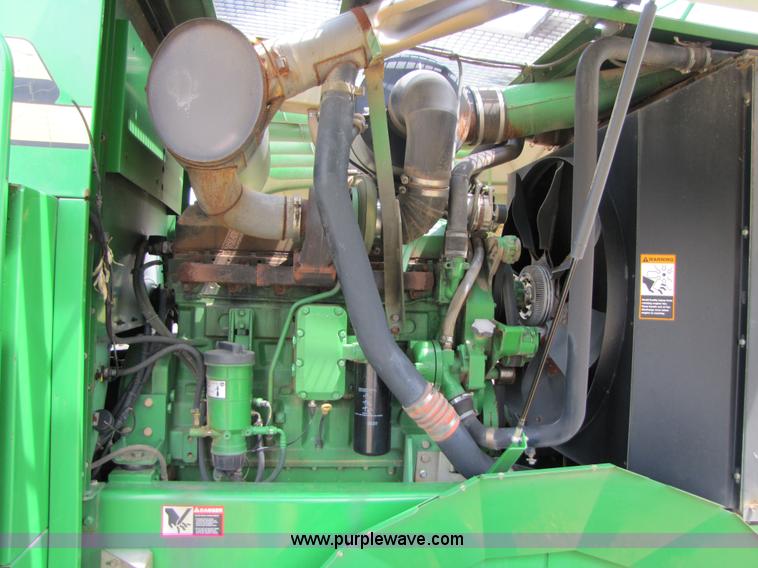 image for item 6904 2004 John Deere 7700 self-propelled forage harvester