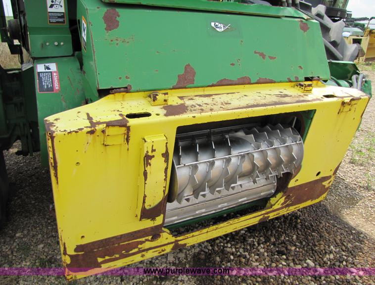 image for item 6904 2004 John Deere 7700 self-propelled forage harvester