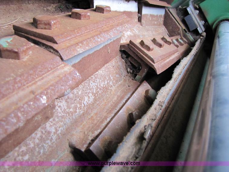 image for item 6904 2004 John Deere 7700 self-propelled forage harvester