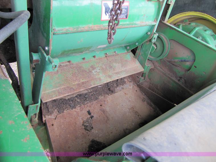 image for item 6904 2004 John Deere 7700 self-propelled forage harvester