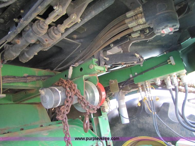 image for item 6904 2004 John Deere 7700 self-propelled forage harvester
