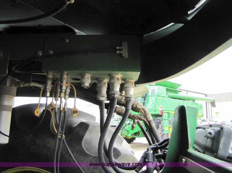 image for item 6904 2004 John Deere 7700 self-propelled forage harvester