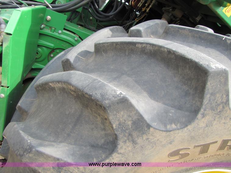 image for item 6904 2004 John Deere 7700 self-propelled forage harvester