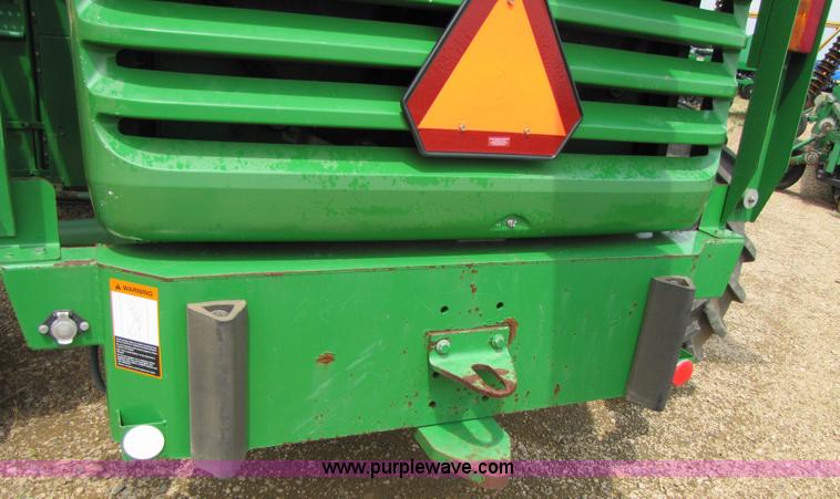 image for item 6904 2004 John Deere 7700 self-propelled forage harvester