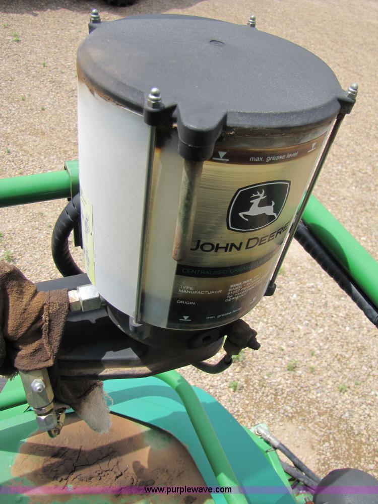 image for item 6904 2004 John Deere 7700 self-propelled forage harvester