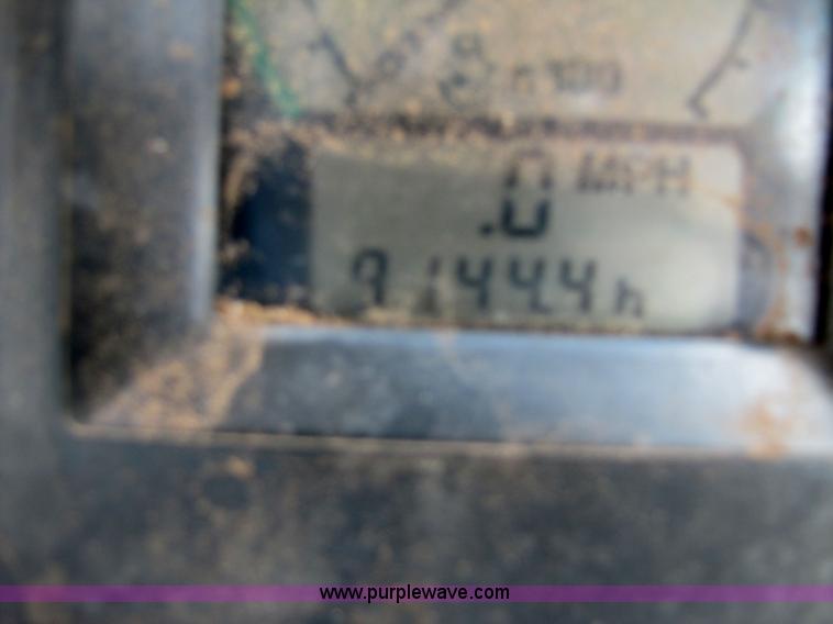 image for item 6905 1992 John Deere 4960 MFWD tractor