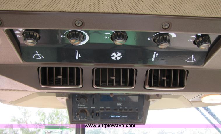 image for item 6905 1992 John Deere 4960 MFWD tractor