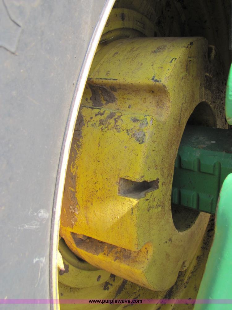 image for item 6905 1992 John Deere 4960 MFWD tractor