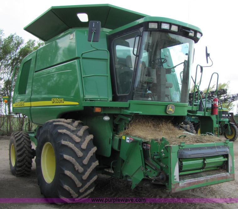 image for item 6906 2005 John Deere 9760STS combine