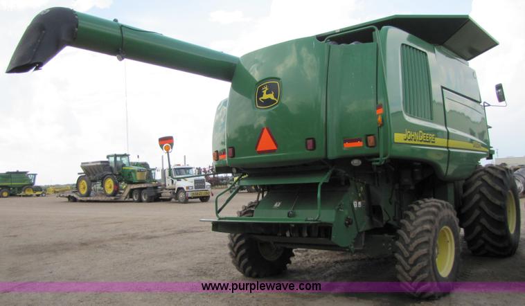 image for item 6906 2005 John Deere 9760STS combine