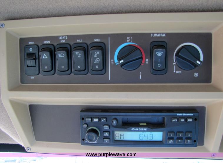 image for item 6906 2005 John Deere 9760STS combine