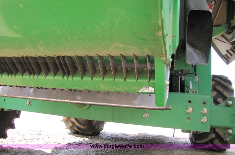 image for item 6906 2005 John Deere 9760STS combine