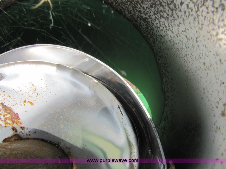 image for item 6906 2005 John Deere 9760STS combine