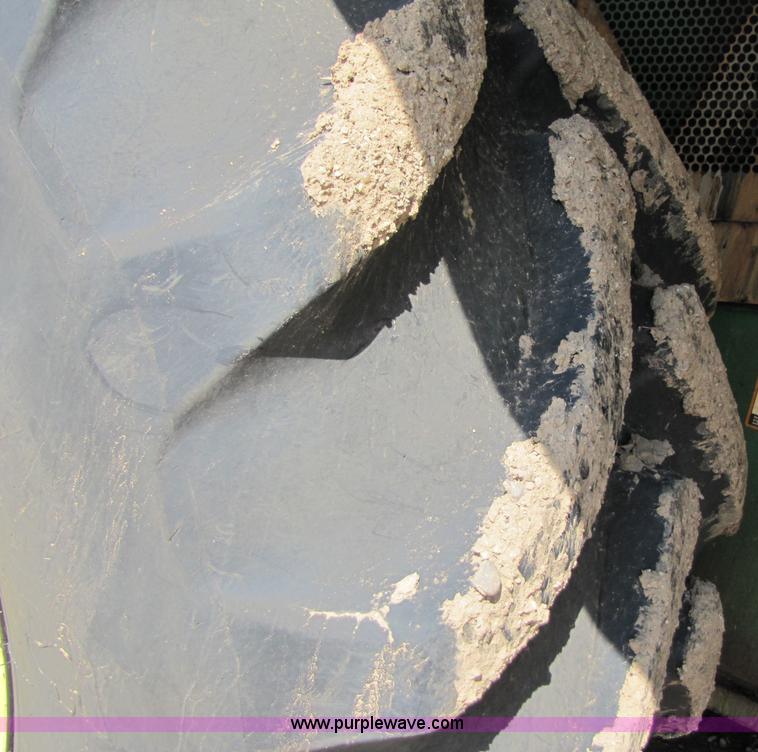 image for item 6906 2005 John Deere 9760STS combine