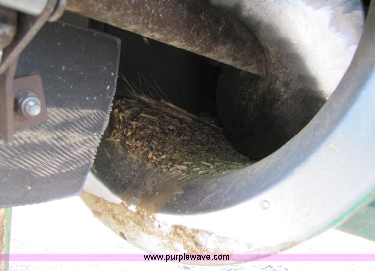 image for item 6906 2005 John Deere 9760STS combine