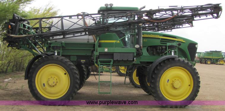 image for item 6907 2005 John Deere 4720 sprayer with 90' boom