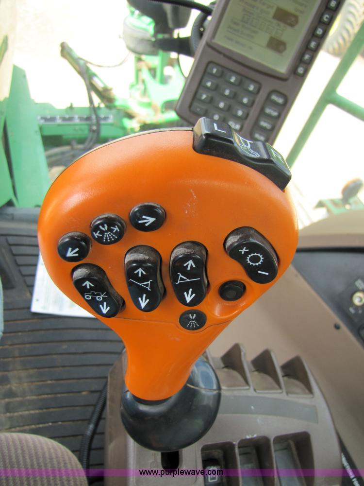 image for item 6907 2005 John Deere 4720 sprayer with 90' boom