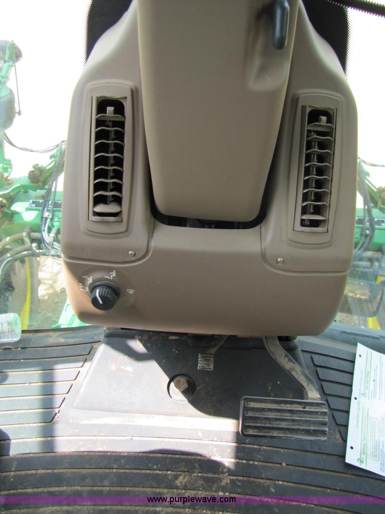 image for item 6907 2005 John Deere 4720 sprayer with 90' boom