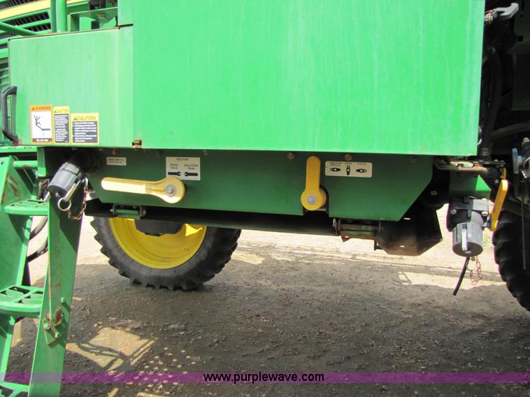 image for item 6907 2005 John Deere 4720 sprayer with 90' boom