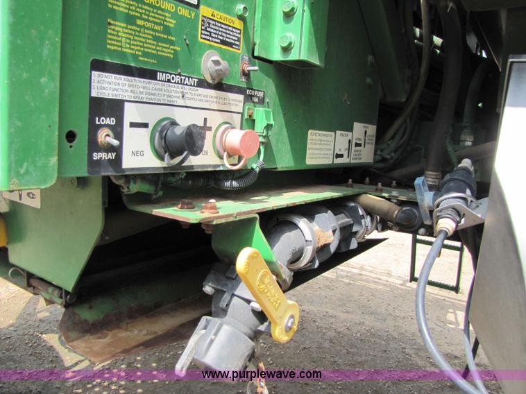 image for item 6907 2005 John Deere 4720 sprayer with 90' boom