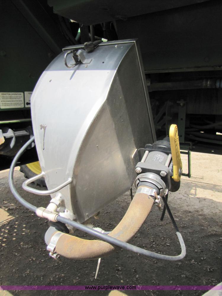 image for item 6907 2005 John Deere 4720 sprayer with 90' boom