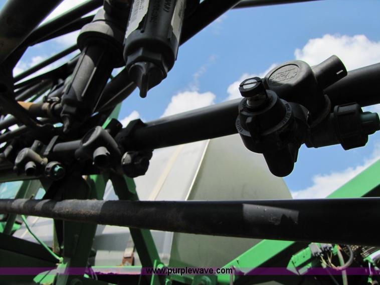 image for item 6907 2005 John Deere 4720 sprayer with 90' boom