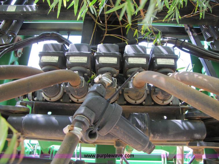 image for item 6907 2005 John Deere 4720 sprayer with 90' boom