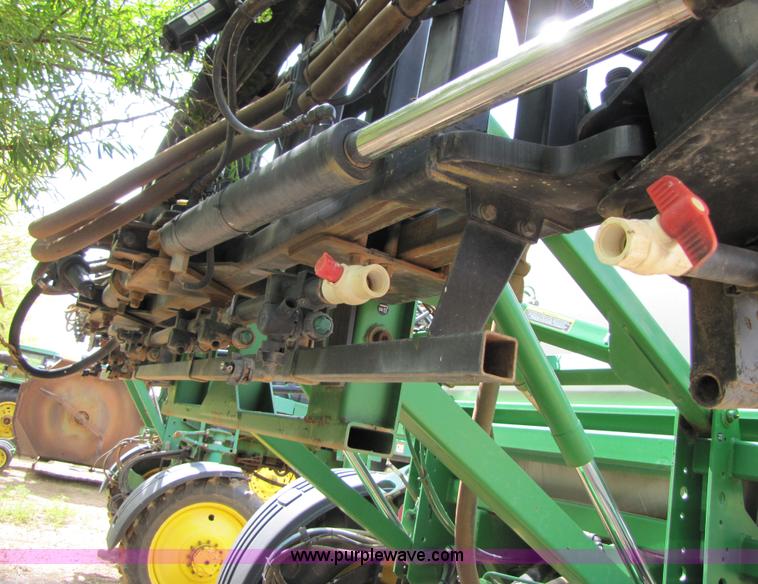 image for item 6907 2005 John Deere 4720 sprayer with 90' boom