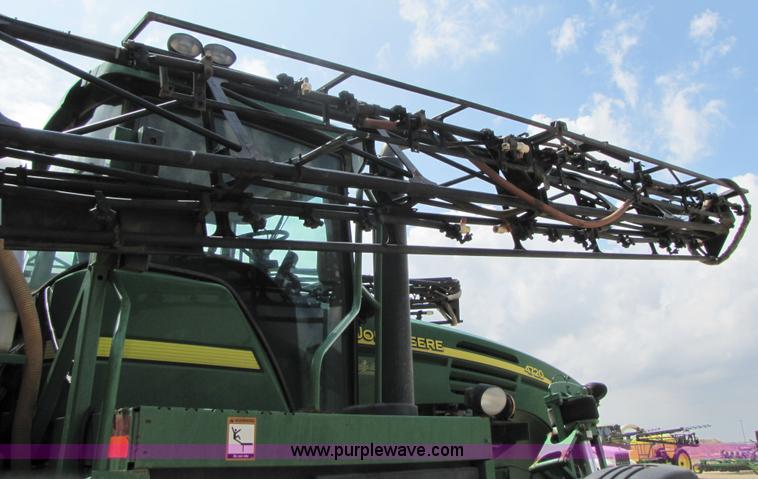 image for item 6907 2005 John Deere 4720 sprayer with 90' boom