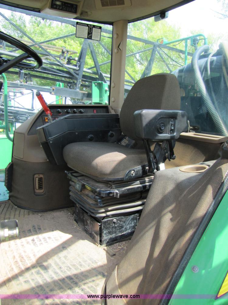 image for item 6908 1998 John Deere 4700 sprayer with 90' boom