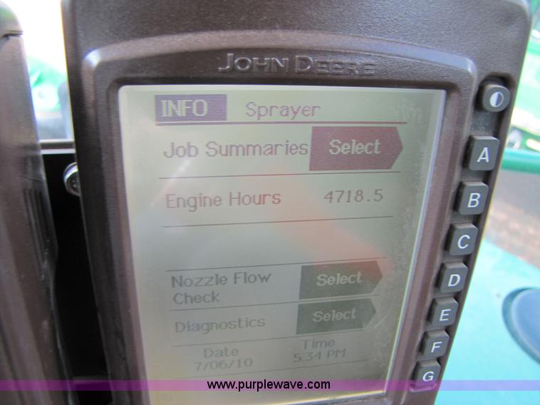 image for item 6908 1998 John Deere 4700 sprayer with 90' boom