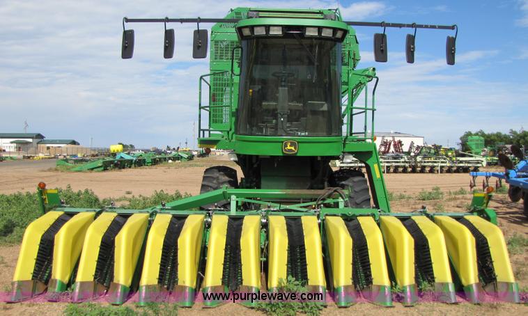 image for item 6910 2004 John Deere 7460 cotton stripper