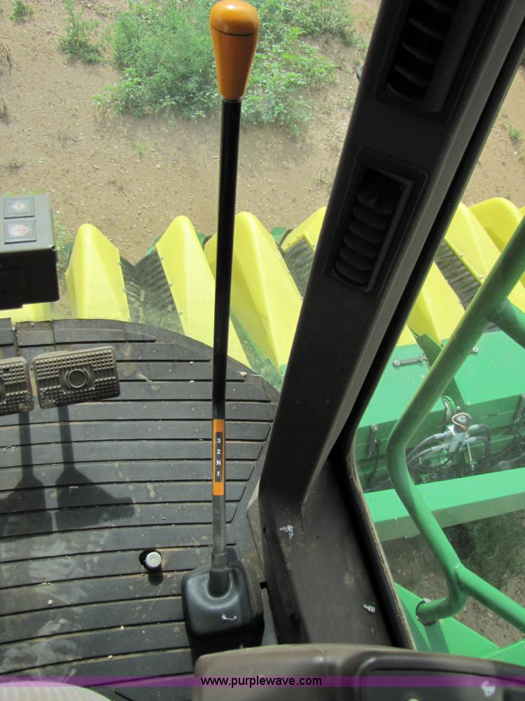 image for item 6910 2004 John Deere 7460 cotton stripper