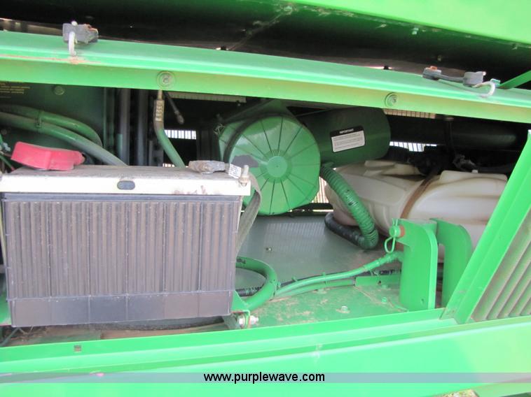 image for item 6910 2004 John Deere 7460 cotton stripper