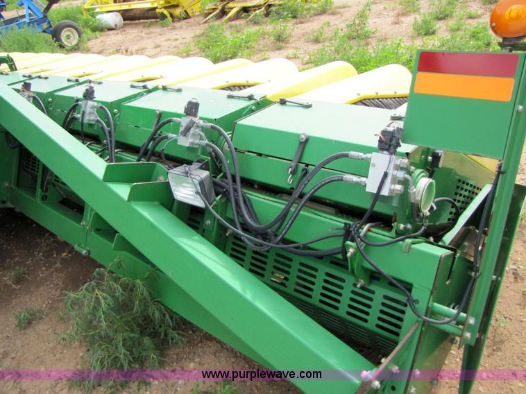 image for item 6910 2004 John Deere 7460 cotton stripper