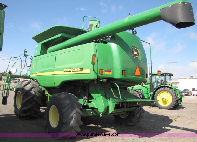 image for item 6912 2001 John Deere 9750STS 4x4 combine