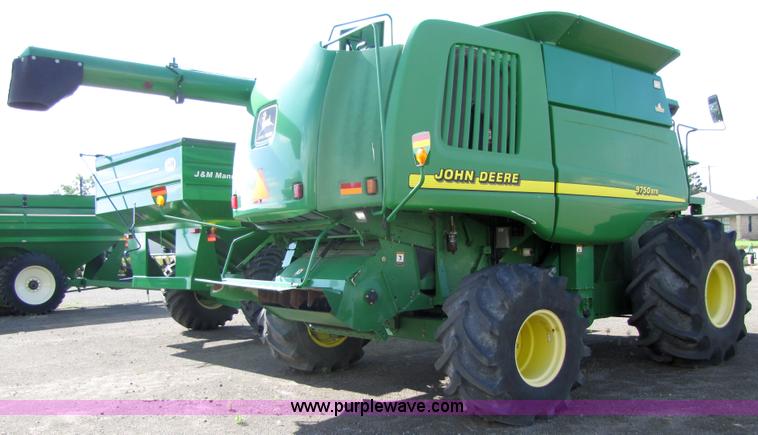image for item 6912 2001 John Deere 9750STS 4x4 combine
