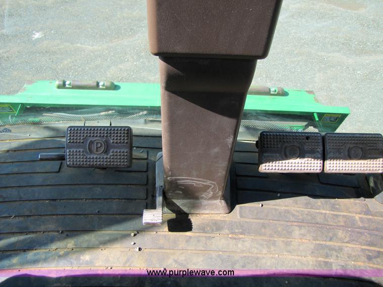 image for item 6912 2001 John Deere 9750STS 4x4 combine