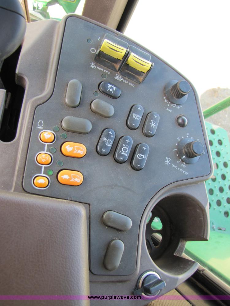 image for item 6912 2001 John Deere 9750STS 4x4 combine