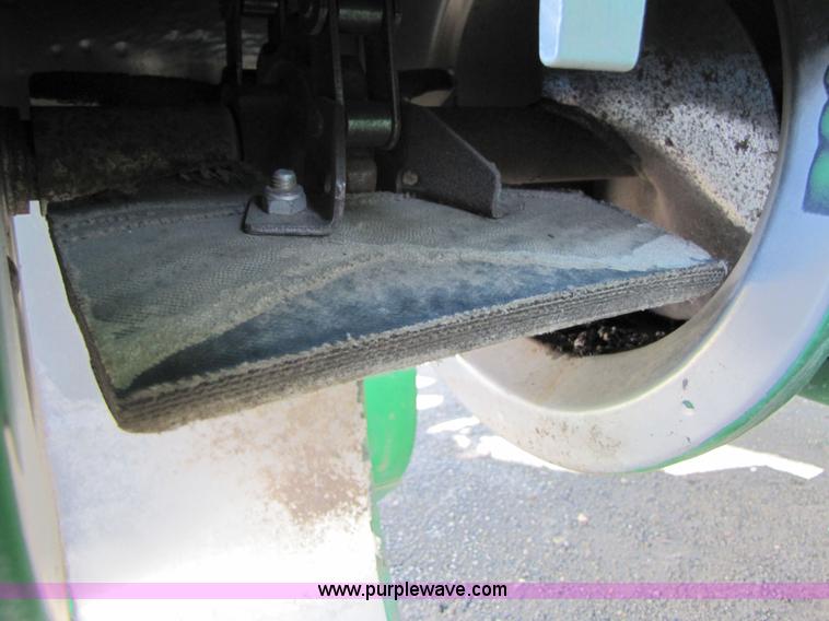 image for item 6912 2001 John Deere 9750STS 4x4 combine